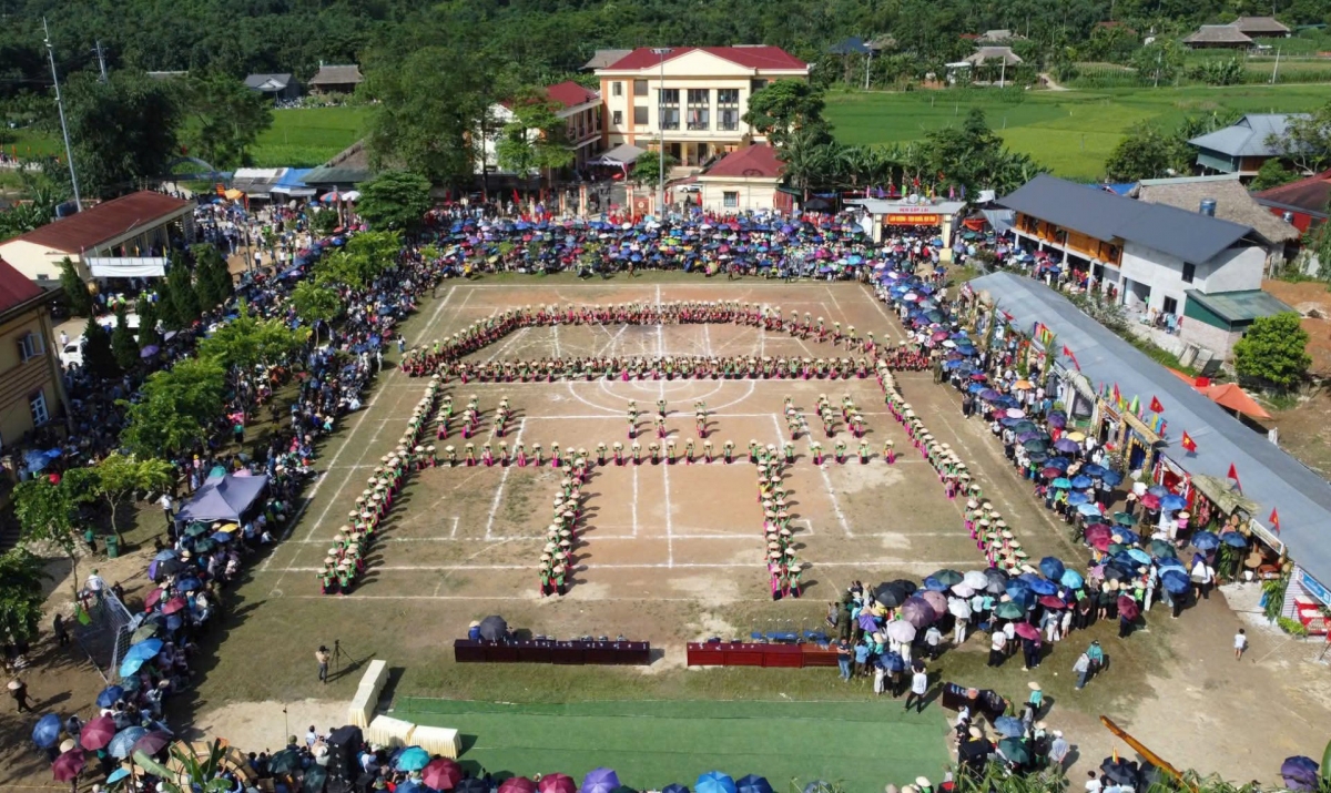 A highlight at the 2026 Lam Thuong Commune Ethnic Culture Festival, held from August 29 to 30 in Lam Thuong commune, Lao Cai province, is a group performance titled "Echoes of Our Homeland - Colors of Lam Thuong" (Photo: Thua Xuan/VOV)