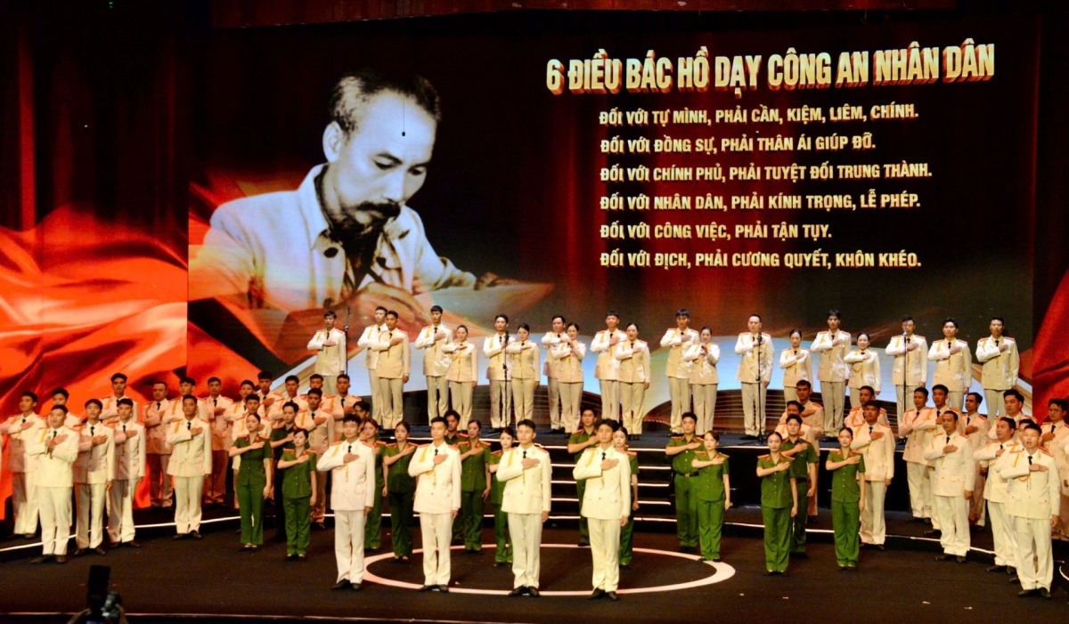 A performance at the anniversary ceremony. (Photo: Le Tuyet/VOV)