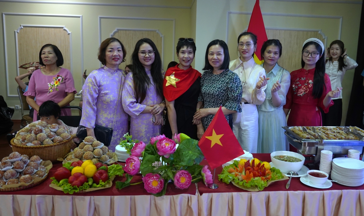 Gerai kuliner Vietnam di pesta. Foto: VOV