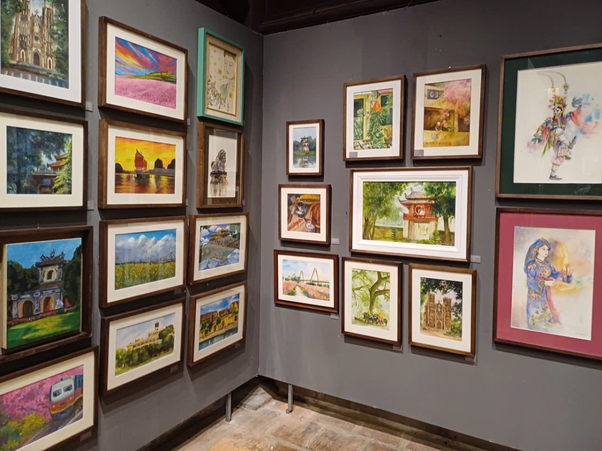 Artworks on display at the exhibition (Photo: Ngoc Anh/VOV5)