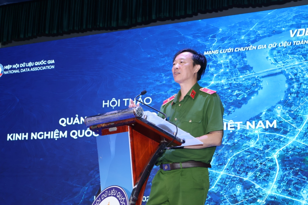 Major General Nguyen Ngoc Cuong speaks at the seminar “Location Data Management – International Experience and Lessons for Vietnam (Photo: NDA)