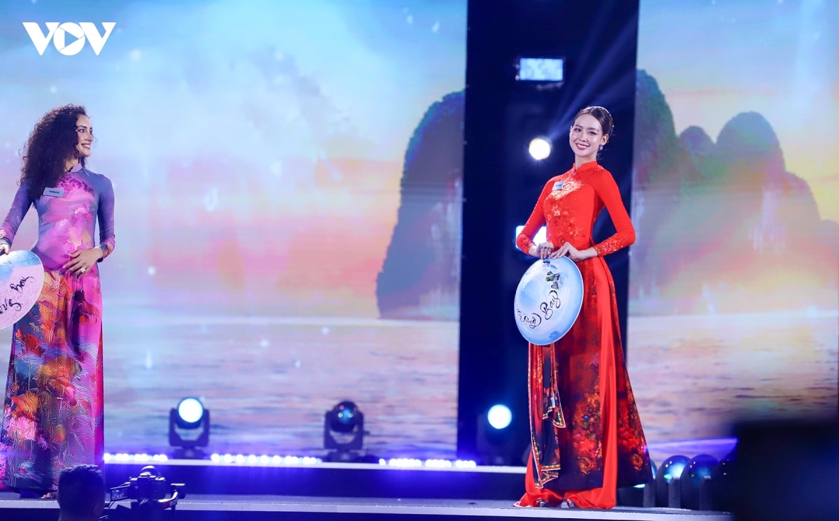 Thí sinh đại diện cho Việt Nam là Lê Nguyễn Bảo Ngọc. Sinh năm 2001, người đẹp gốc Cần Thơ sở hữu chiều cao ấn tượng lên đến 1m86 cùng trình độ học vấn, khả năng ngoại ngữ xuất sắc. Cô từng đạt danh hiệu Á hậu 1 Miss World Vietnam 2022 và đăng quang Miss Intercontinental - Hoa hậu Liên lục địa 2022.