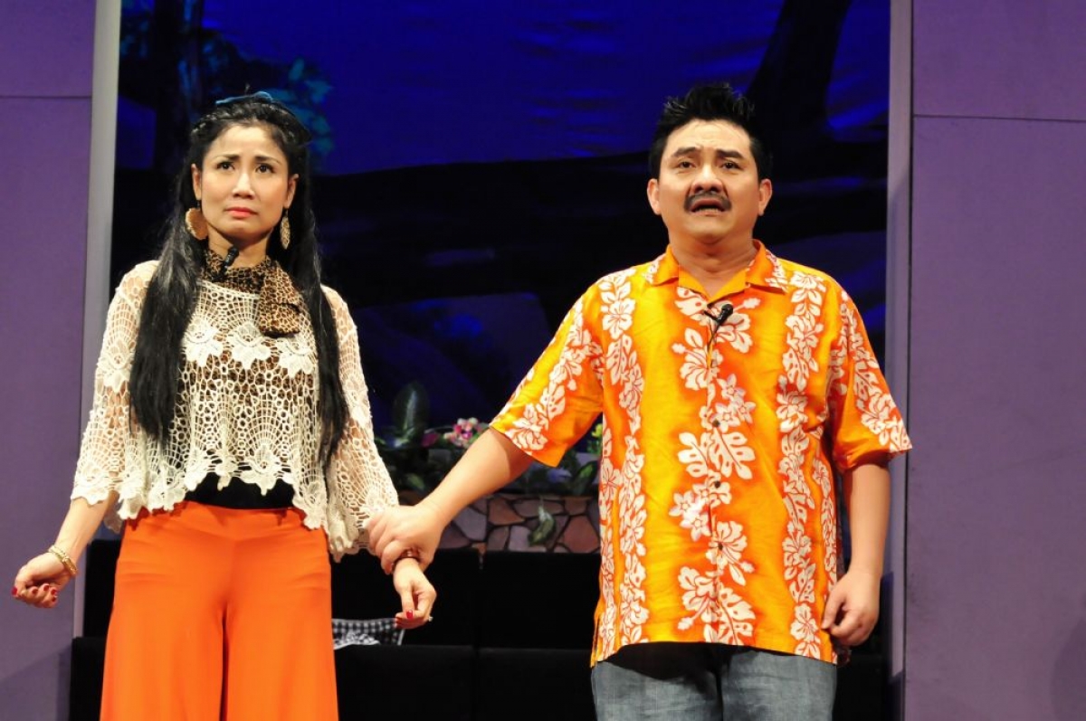 Anh Vũ và Uyên Thảo - hai nhân vật làm nên yếu tố hài của vở kịch Ảnh ảo (Người vợ ma Phần 3) - Ảnh: Sân khấu Hồng Vân