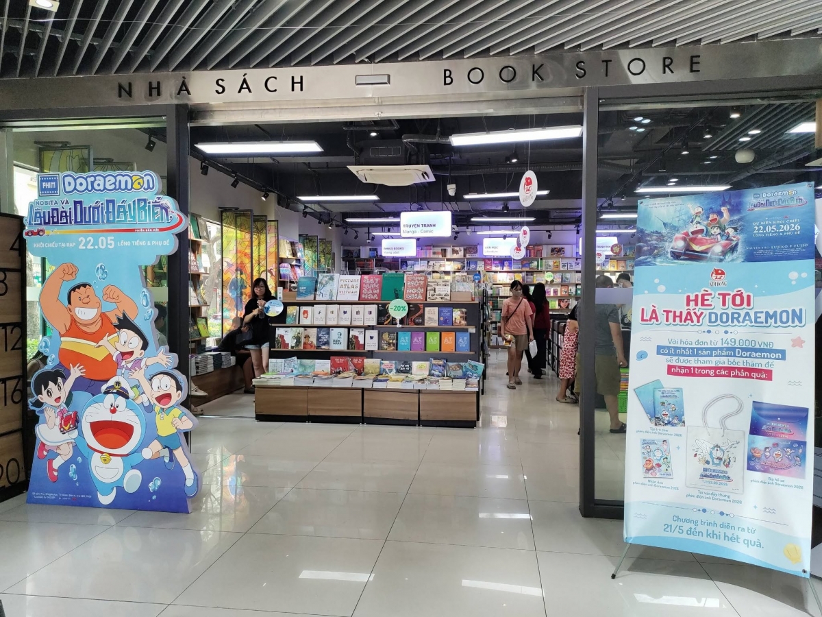 Nhà sách Kim Đồng của NXB Kim Đồng tại 55 Quang Trung, Hà Nội. - Ảnh: Phùng Hà