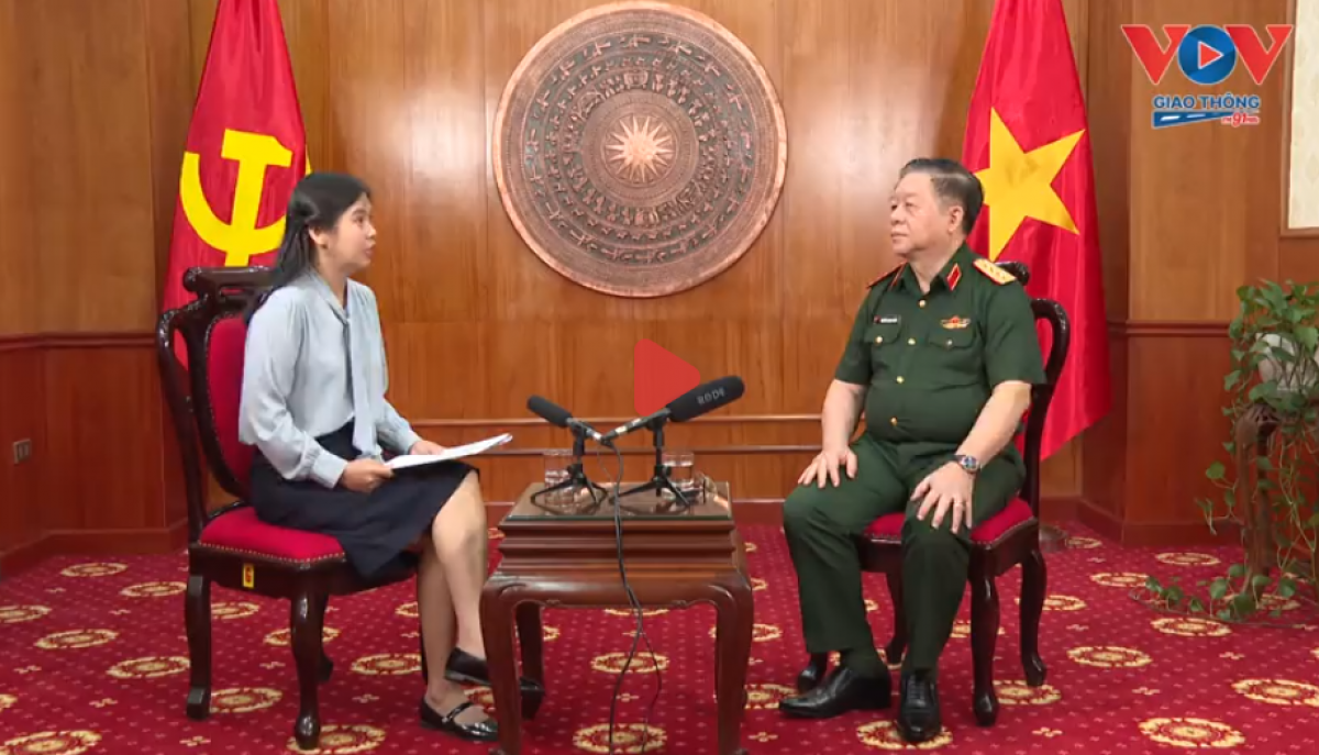 Đại tướng Nguyễn Trọng Nghĩa, Ủy viên Bộ Chính trị, Chủ nhiệm Tổng cục Chính trị Quân đội nhân dân Việt Nam trả lời phỏng vấn của phóng viên Đài TNVN