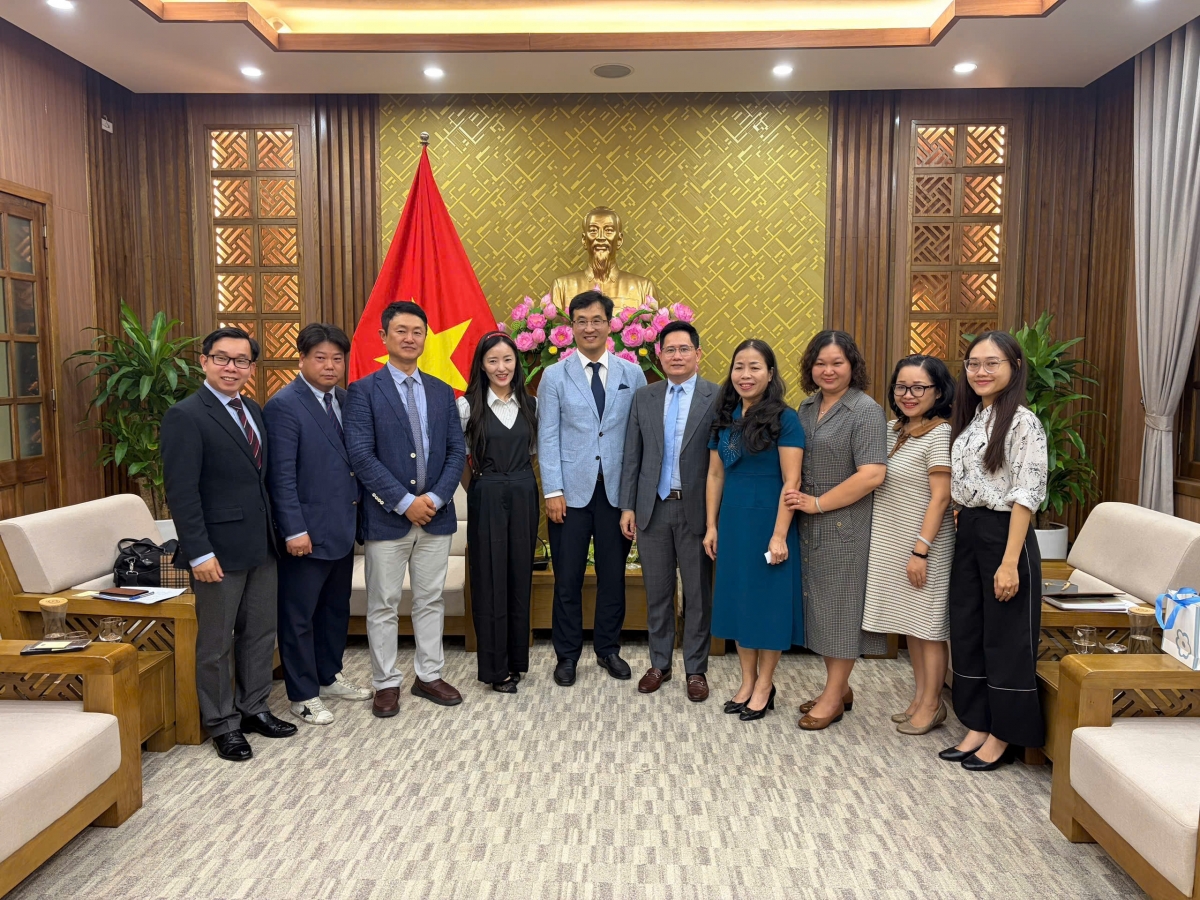 Đoàn làm việc với Bộ Tư pháp. 