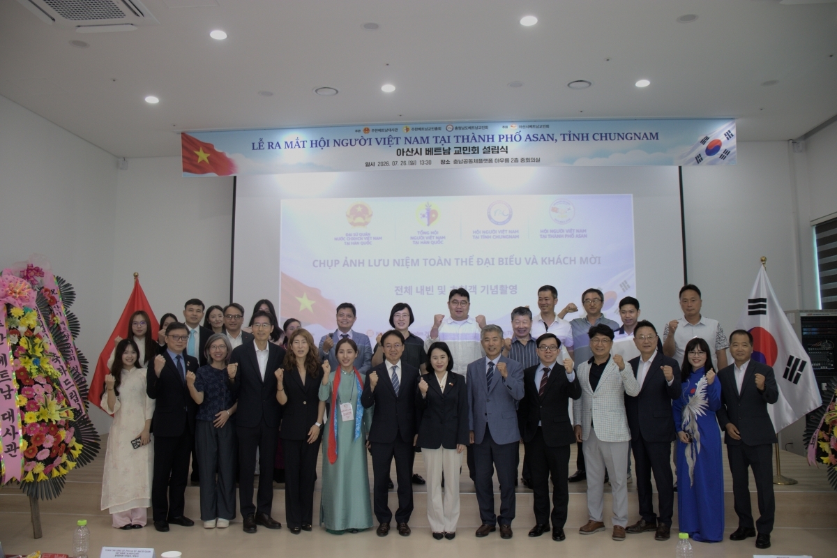 Ra mắt Hội Người Việt Nam tại thành phố Asan. Ảnh nvcc