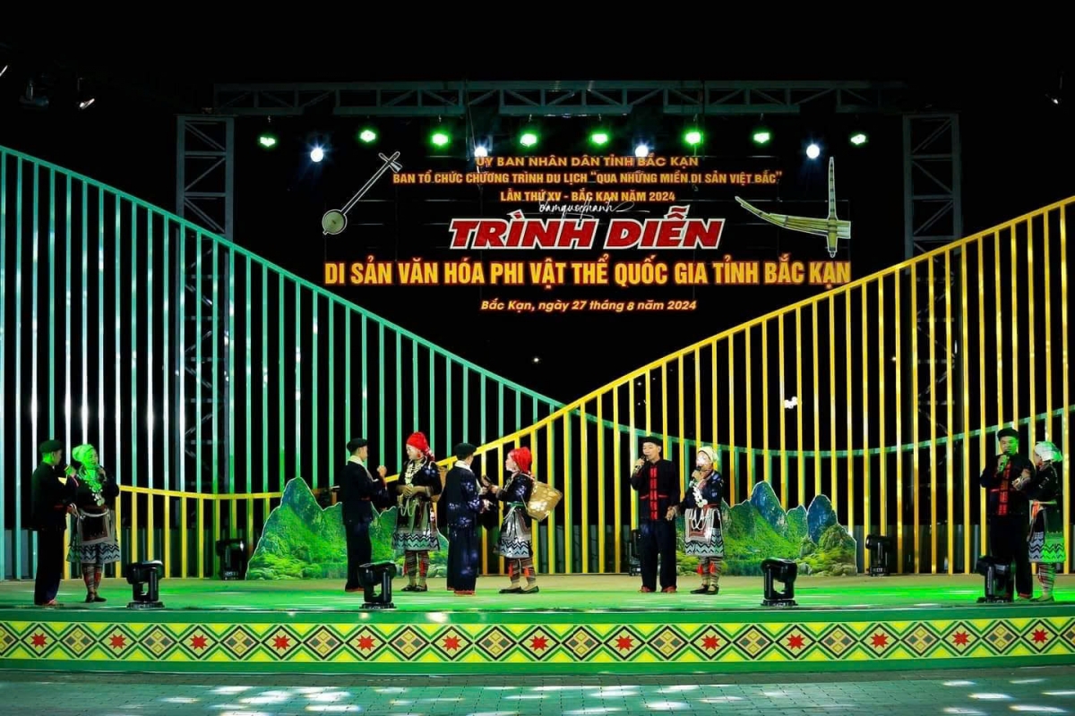 Người dân thôn Bản Ca tham gia các chương trình văn hóa, góp phần quảng bá bản sắc người Dao Tiền.