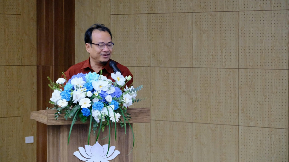 Nhà nghiên cứu, giám tuyển Lý Đợi tại hội thảo khoa học Phát triển thị trường nghệ thuật Việt Nam: thực trạng và giải pháp.