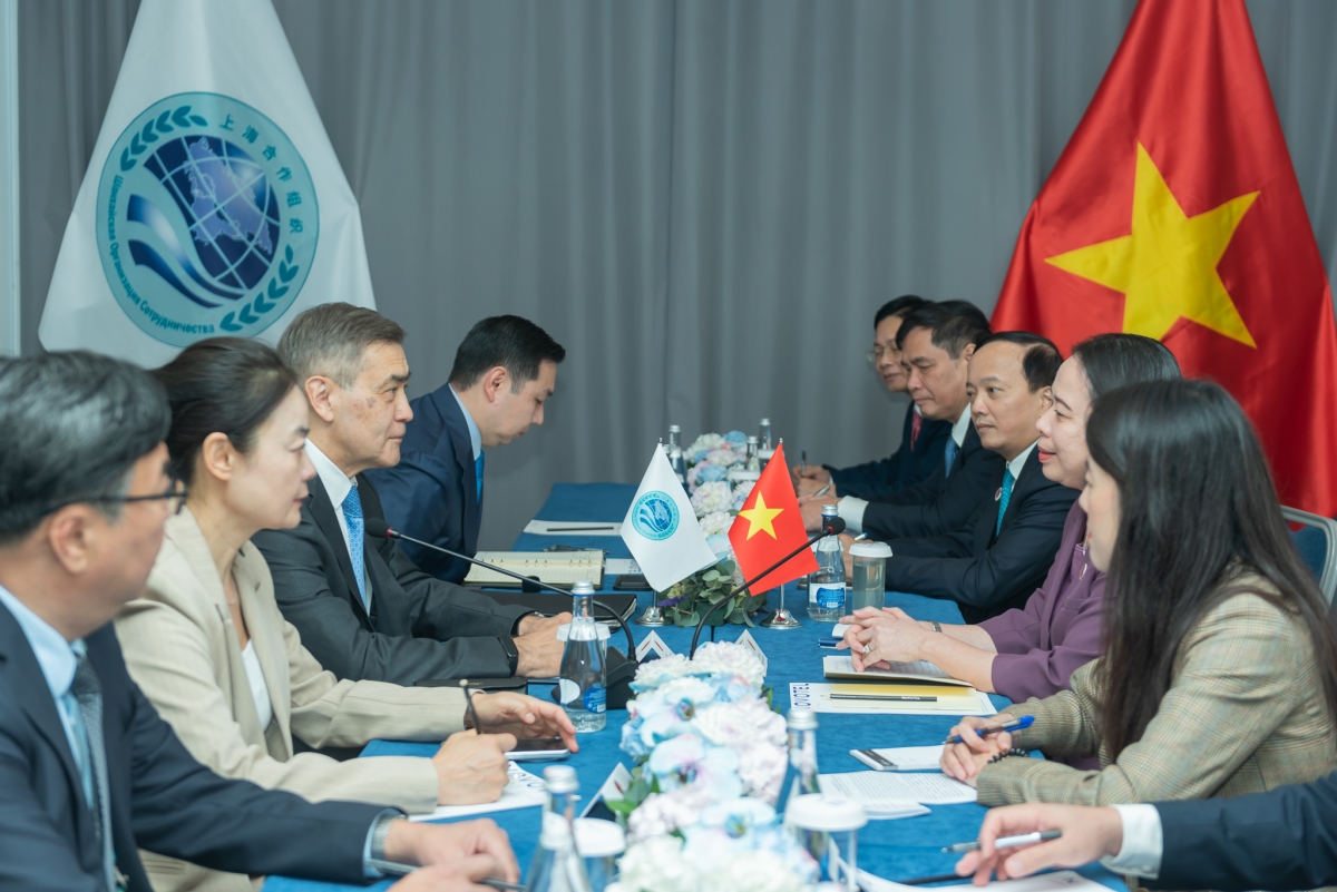 La reunión entre la vicepresidenta vietnamita, Vo Thi Anh Xuan, y el secretario general de la Organización de Cooperación de Shanghái (OCS), Nurlan Yermekbayev. Foto: mofa.gov.vn