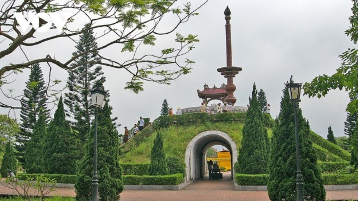 La citadelle de Quang Tri et le cimetière de Truong Sơn au cœur des visites historiques. Photo: VOV