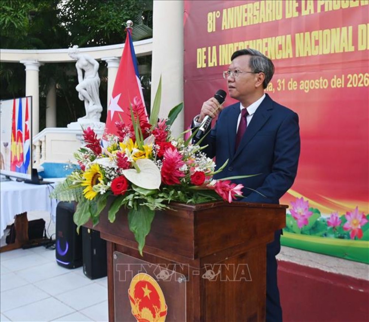 El el embajador de Vietnam en Cuba, Le Quang Long, resalta el significado histórico de la Revolución de Agosto y el Día de la Independencia Nacional. Foto: Viet Hung/VNA
