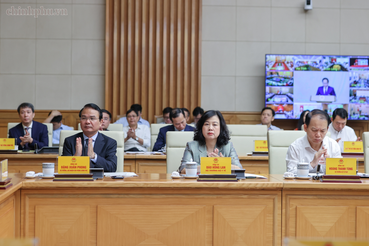 各省庁・機関の幹部が会議に出席（写真：Nhật Bắc/chinhphu.vn）