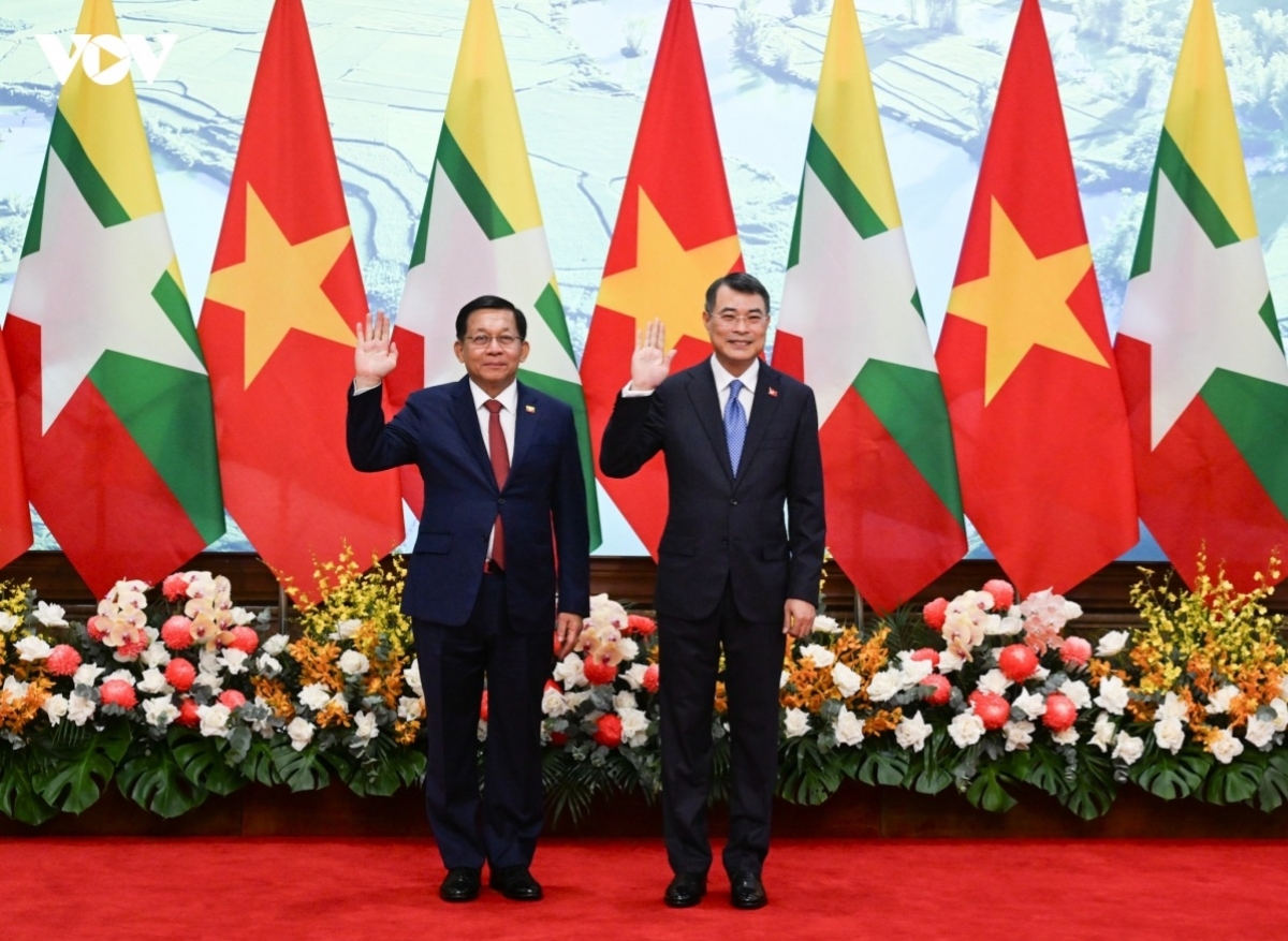 Prime Minister Le Minh Hung and Myanmar's President Min Aung Hlaing (Photo: VOV)
