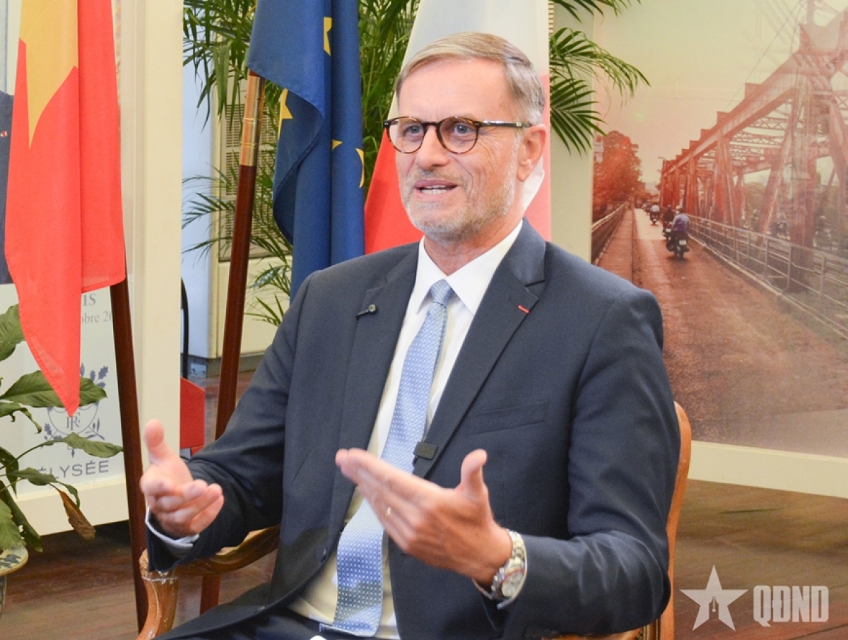 Đại sứ Pháp tại Việt Nam, Olivier Brochet. Ảnh: QDND
