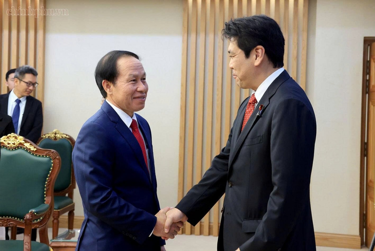 Phó Thủ tướng Lê Tiến Châu đón ông Matsumoto Yohei, Bộ trưởng Giáo dục, Văn hóa, Thể thao, Khoa học và Công nghệ Nhật Bản. Ảnh: VGP