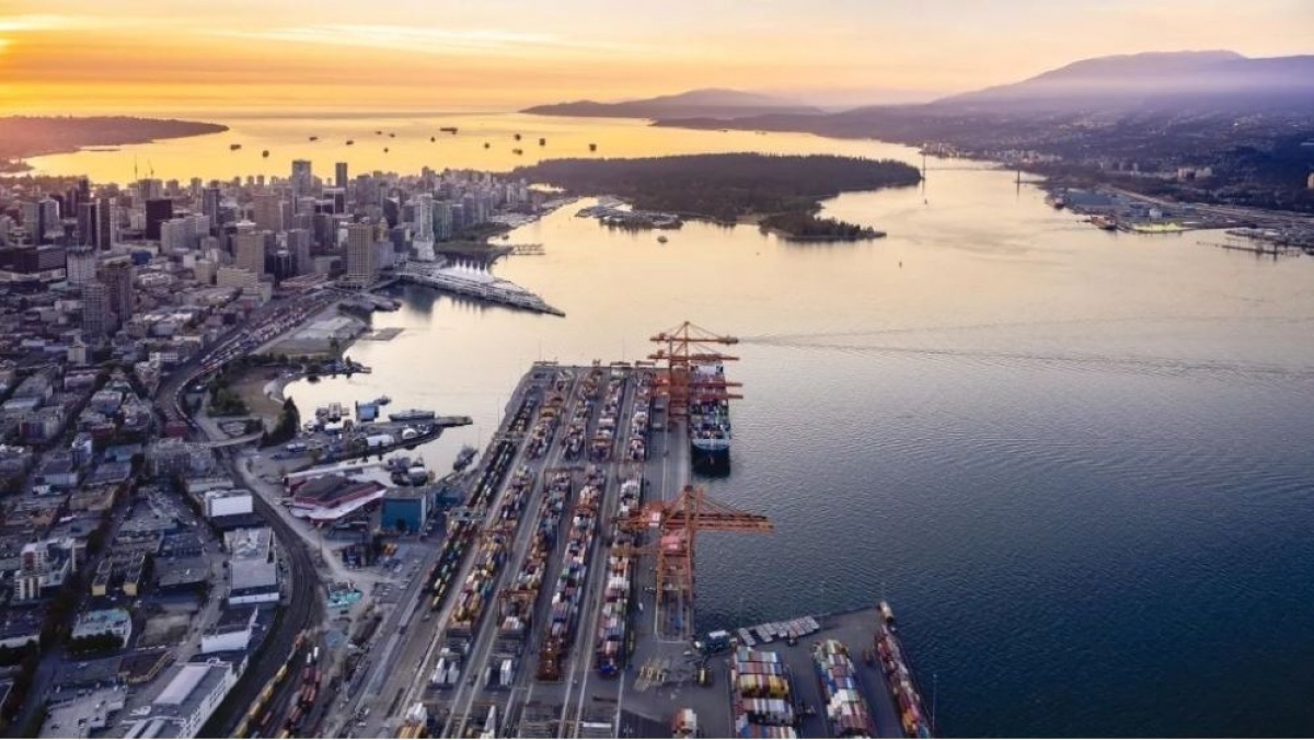 A Canadian port (Photo: Freightos)