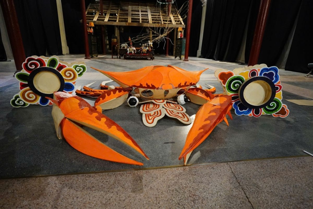 Lanterns shaped like a crab at the exhibition (Photo: Bich Ngoc/VOV)