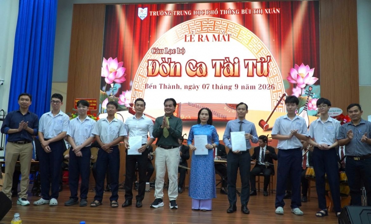 Bui Thi Xuan High School launches the "Don Ca Tai Tu" club and make "Don Ca Tai Tu" a part of its curriculum starting the 2026-2027 academic year (Photo: N.H)