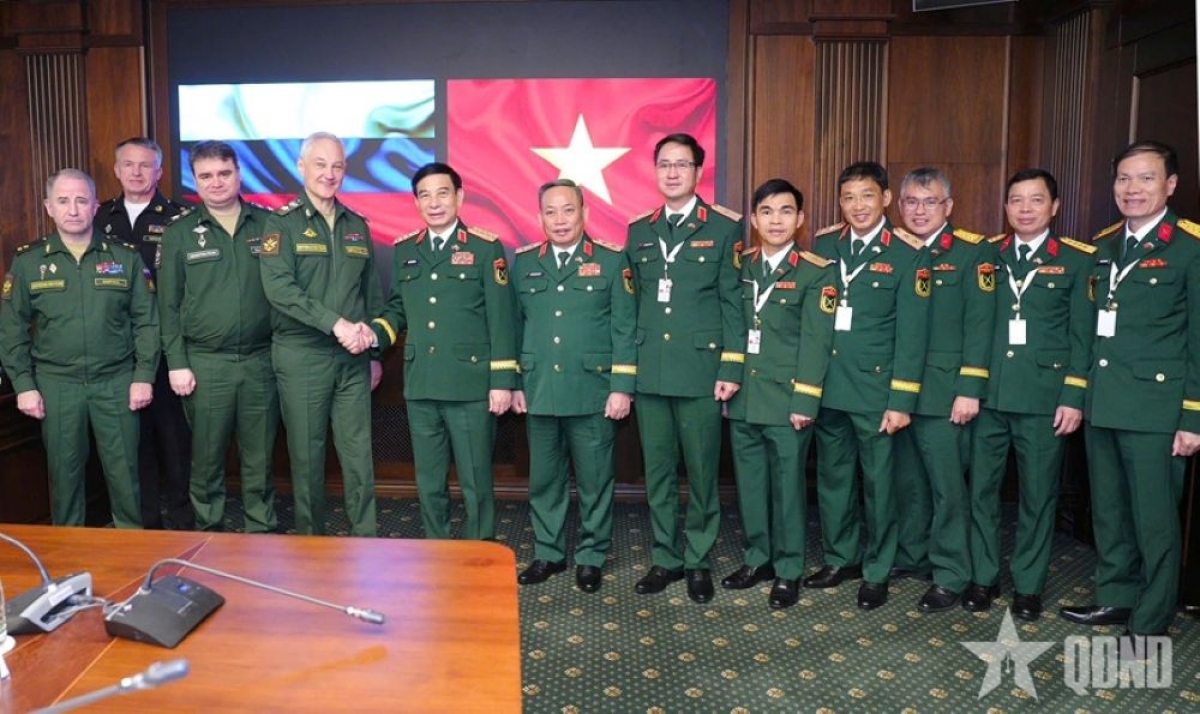 Delegates pose for a group photo (Photo: People's Army Newspaper)