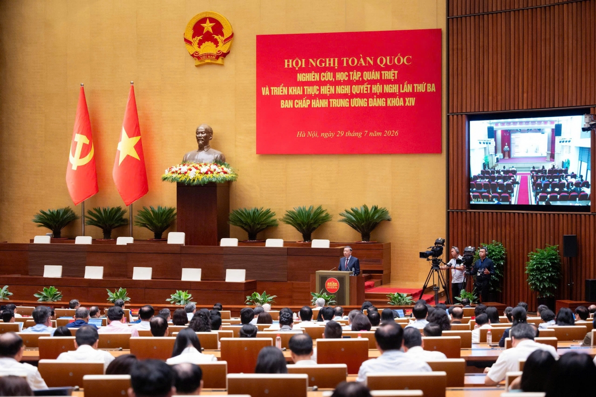 The national conference on studying, thoroughly grasping, and implementing the Resolution of the 3rd Plenum of the 14th Party Central Committee (July 29, 2026) at the National Assembly House venue. (Photo: quochoi.vn)