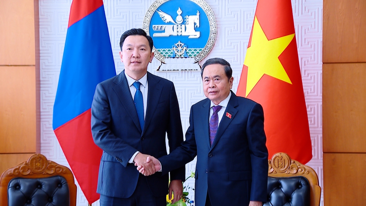 National Assembly President Tran Thanh Man meets with Mongolian Prime Minister and Chairman of the Mongolian People’s Party Nyam-Osoryn Uchral. (Photo: VOV)