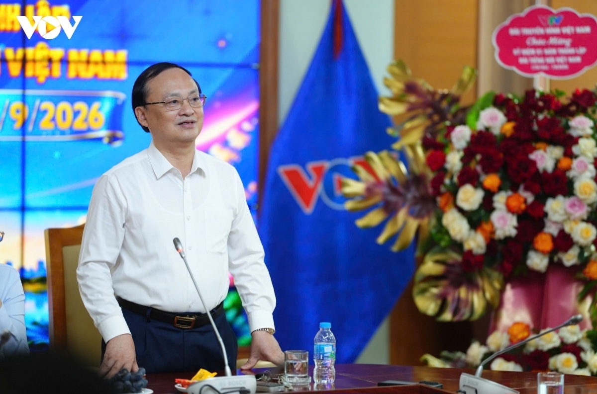 Cùng quan điểm, ông Đỗ Tiến Sỹ - Ủy viên Trung ương Đảng, Phó Trưởng Ban Tuyên giáo Trung ương, Tổng Giám đốc Đài Tiếng nói Việt Nam cho rằng, mối quan hệ giữa VOV và VTV không chỉ được xây dựng trên nền tảng truyền thống mà cần tiếp tục được củng cố bằng những hình thức hợp tác phù hợp với yêu cầu của thời đại mới. Ông nhấn mạnh, hai cơ quan cần kế thừa truyền thống vẻ vang, đồng thời chủ động đổi mới để đáp ứng kỳ vọng của Đảng, Nhà nước và nhân dân trong giai đoạn phát triển mới.