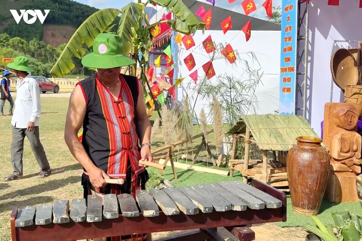 (ຊາວເຜົ່າ Bhnong ມີທັງສາງດ້ານວັດທະນະທຳໂດຍອີງໃສ່ປ່າໄມ້)