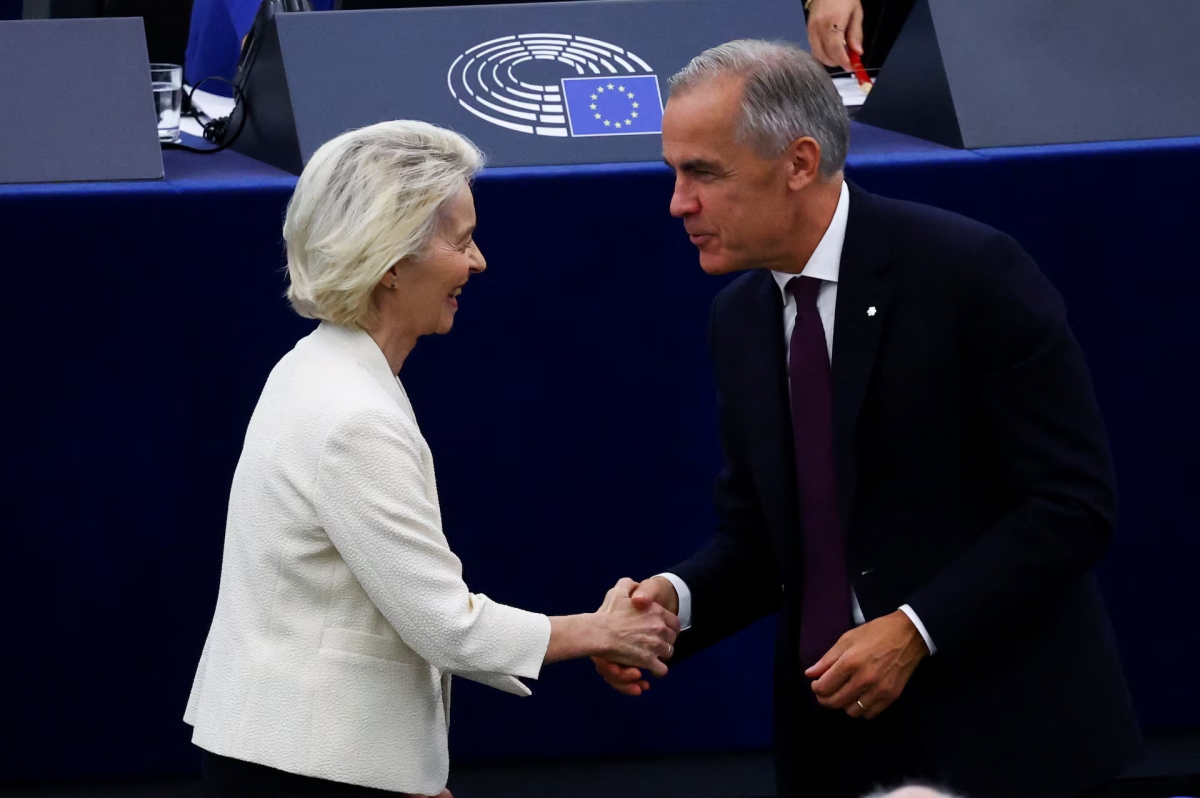 El primer ministro canadiense, Mark Carney, y la presidenta de la Comisión Europea, Ursula von der Leyen, en Estrasburgo (Francia), el 16 de septiembre de 2026. Foto: REUTERS/Yves Herman