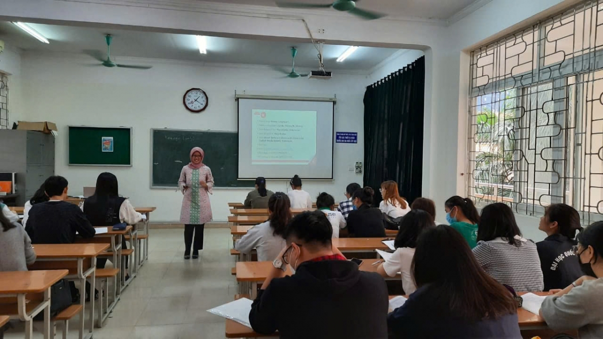 Mahasiswa Vietnam belajar bahasa Indonesia (Foto: KBRI Hanoi)