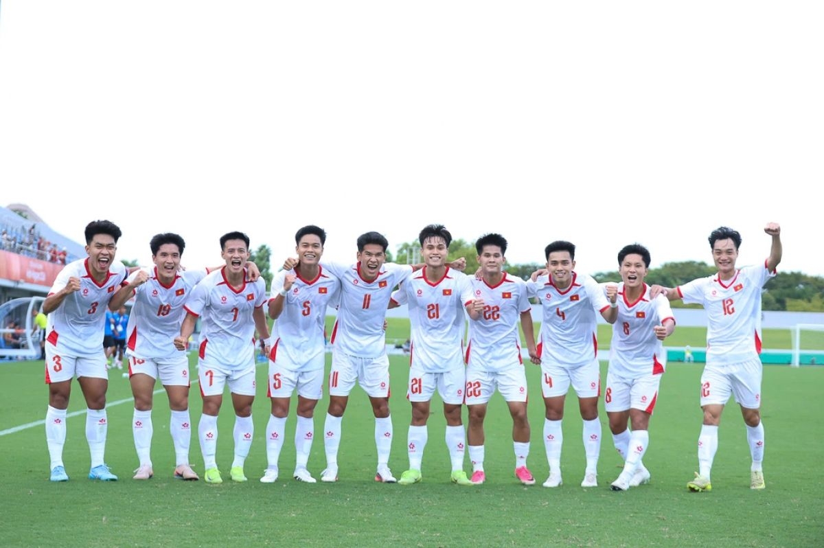 El equipo sub-23 de Vietnam celebra su victoria. Foto: Hoang Ho
