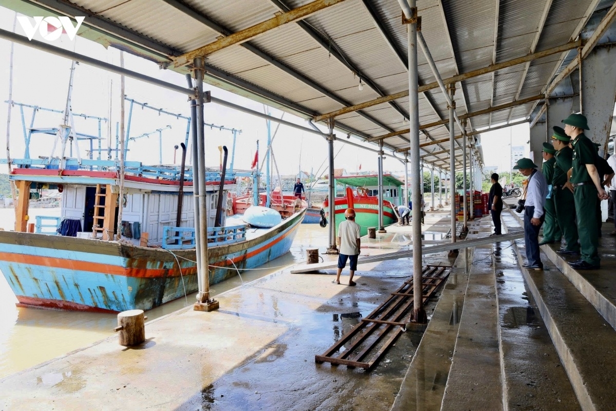 Authorities in Dak Lak province enforce fisheries management measures, including monitoring fishing vessels, VMS data and seafood traceability. (Photo: Huong Ly/VOV-Central Highlands)