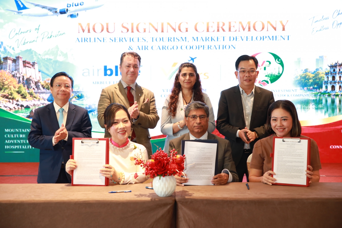 At the MOU signing ceremony (Photo: Embassy of Pakistan)