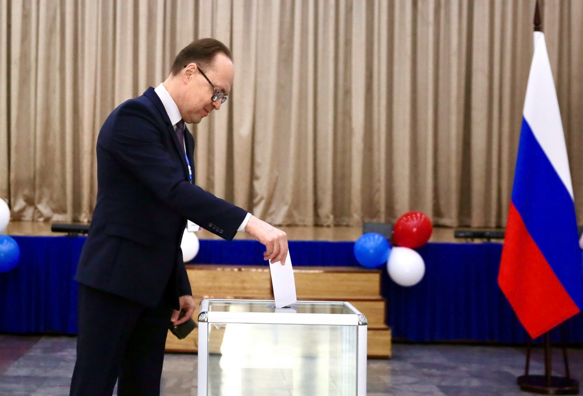 Посол Геннадий Бездетко. Фото: Посольство РФ во Вьетнаме