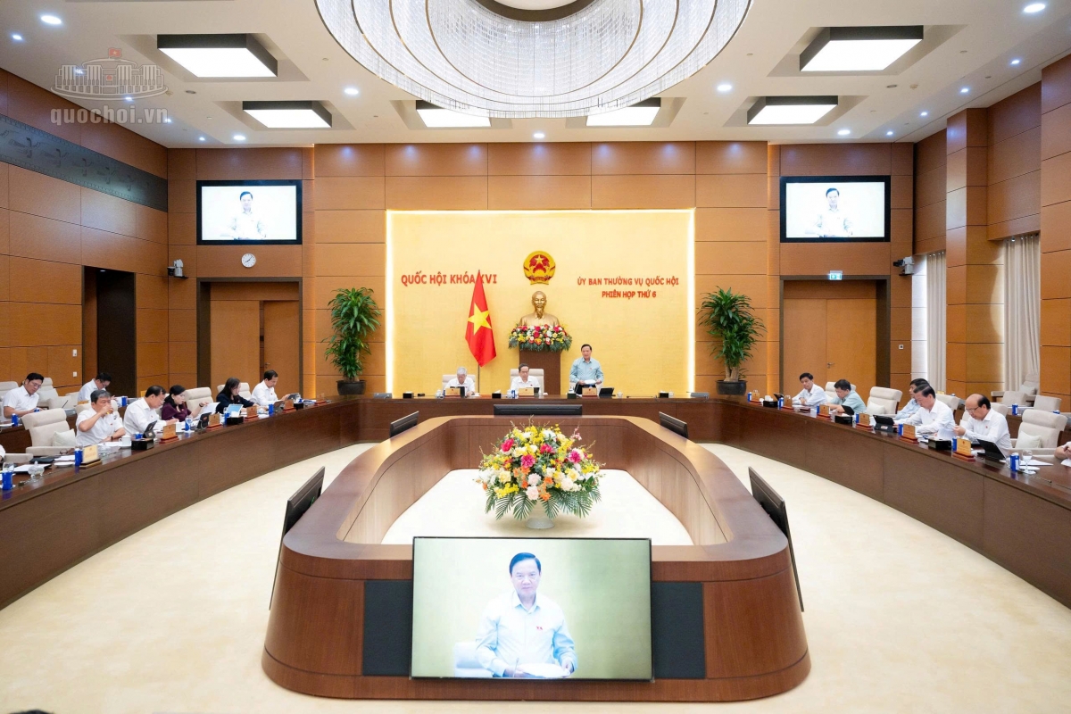 Phó Chủ tịch Quốc hội Nguyễn Khắc Định điều hành Phiên họp. Ảnh: Quochoi.vn