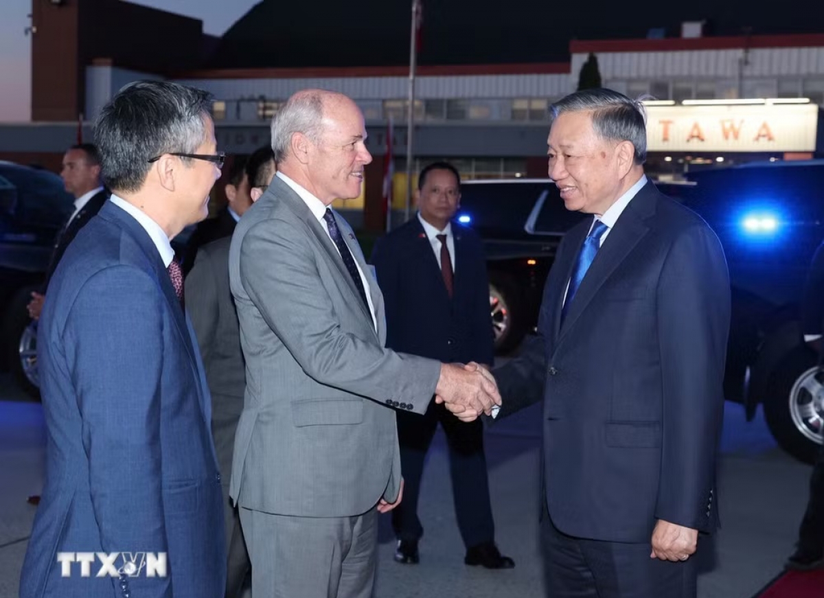 Farewell ceremony for General Secretary and President To Lam at Macdonald-Cartier International Airport in Ottawa. (Photo: VNA)