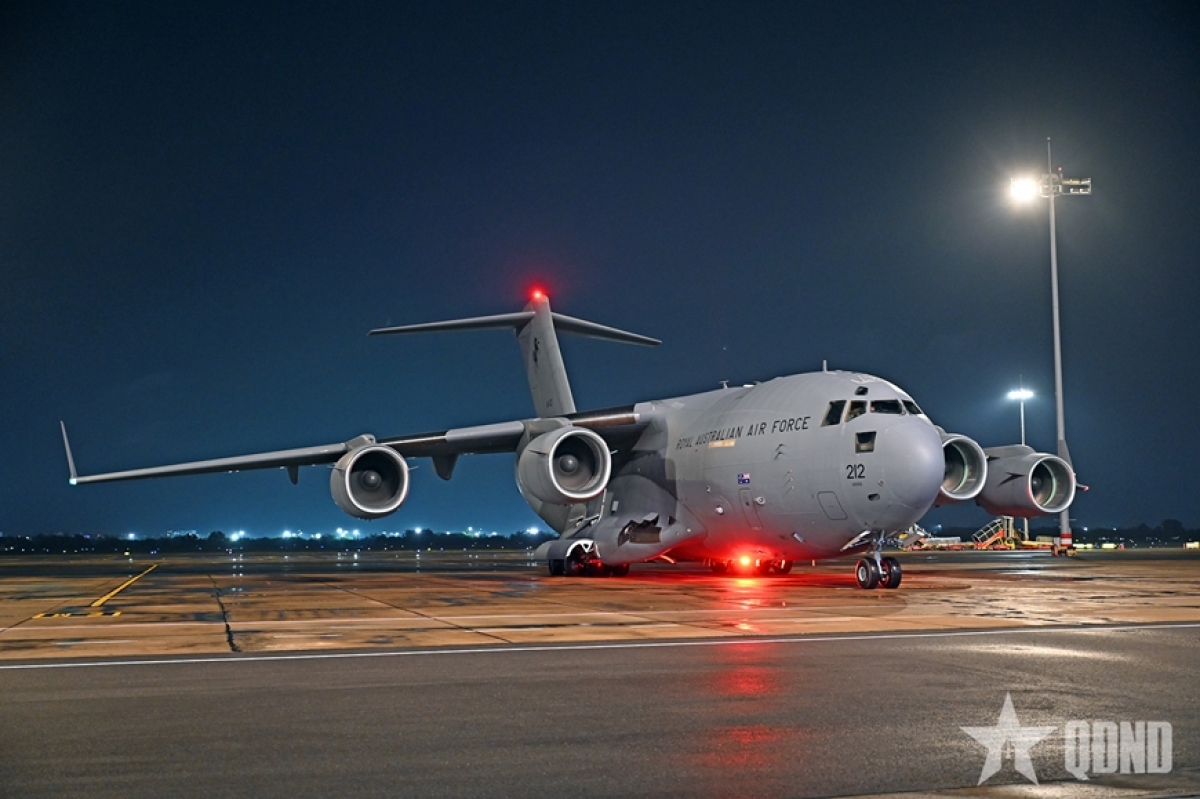 A Royal Australian Air Force aircraft carrying personnel from Field Hospital 2.7 lands at Tan Son Nhat Airport, HCM City, September 27, 2026. (Photo: qdnd.vn)