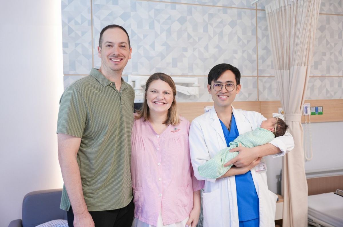 阮平阳医生与一对美国夫妇 Mini IVF 成功案例