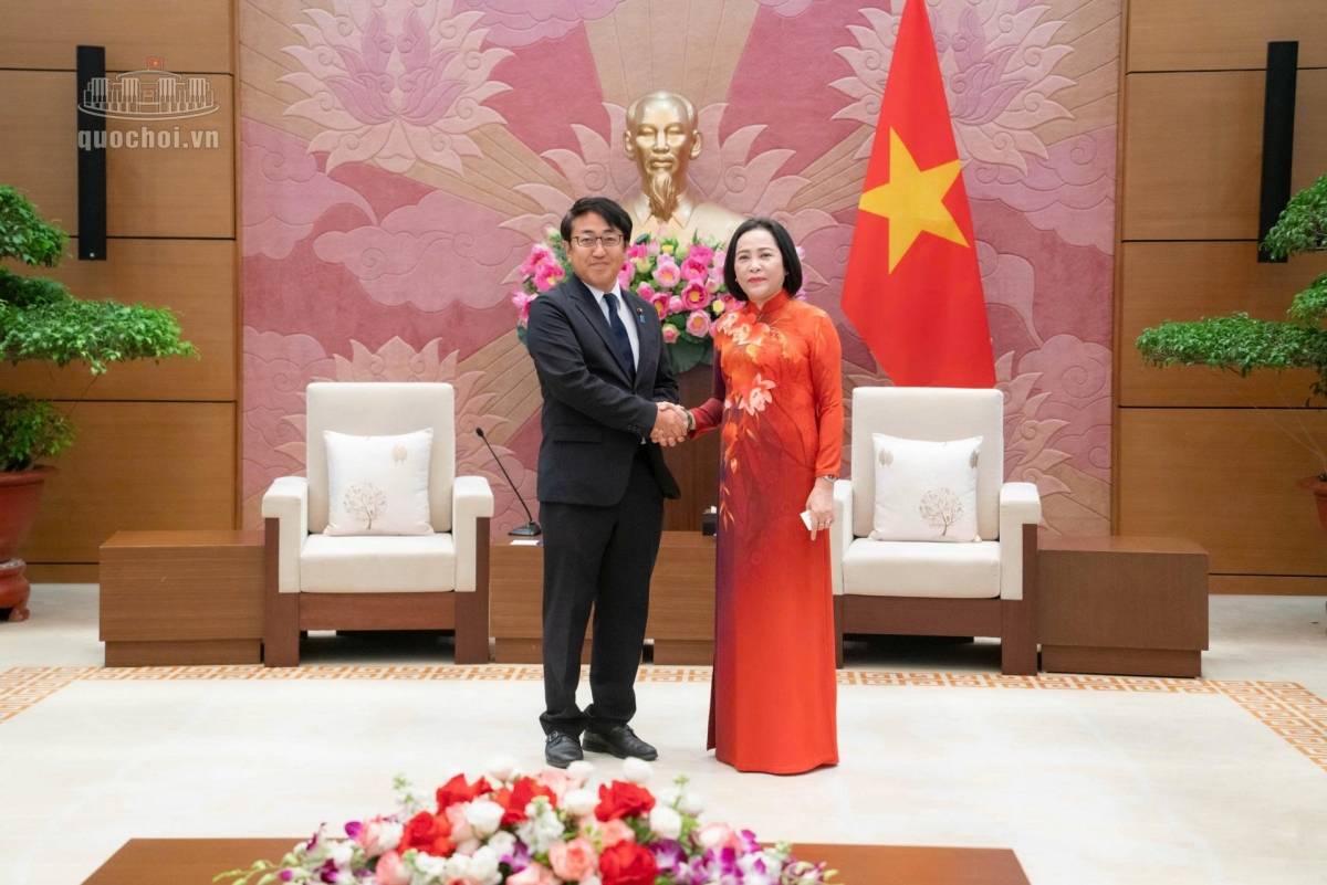 グエン・ティ・タイン国会副議長が、日本の斎藤洋明衆議院文部科学委員長と会見（写真：quochoi.vn）