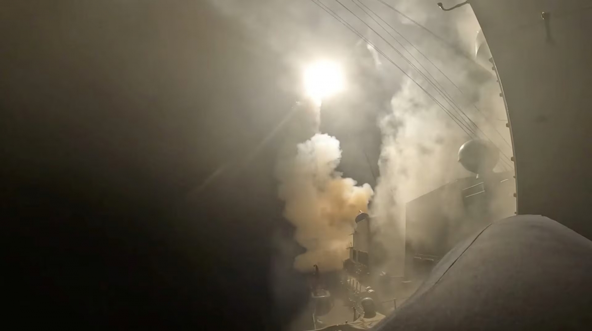 Lancement de missiles le jour où le CENTCOM a annoncé des frappes contre des cibles militaires iraniennes. Capture d’écran d’une vidéo publiée sur les réseaux sociaux, le 1er septembre 2026. Photo: CENTCOM/Handout via REUTERS