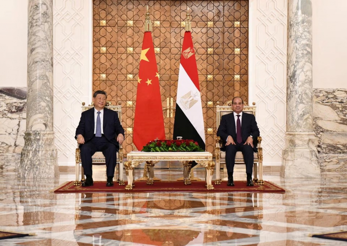 2026年9月2日、エジプト・カイロのイッティハーディーヤ大統領宮殿で、中国の習近平総書記・国家主席とエジプトのアブドルファッターハ・エルシーシ大統領。習主席にとって10年ぶりとなるエジプト国賓訪問中の一場面（写真：The Egyptian Presidency/Handout via REUTERS）