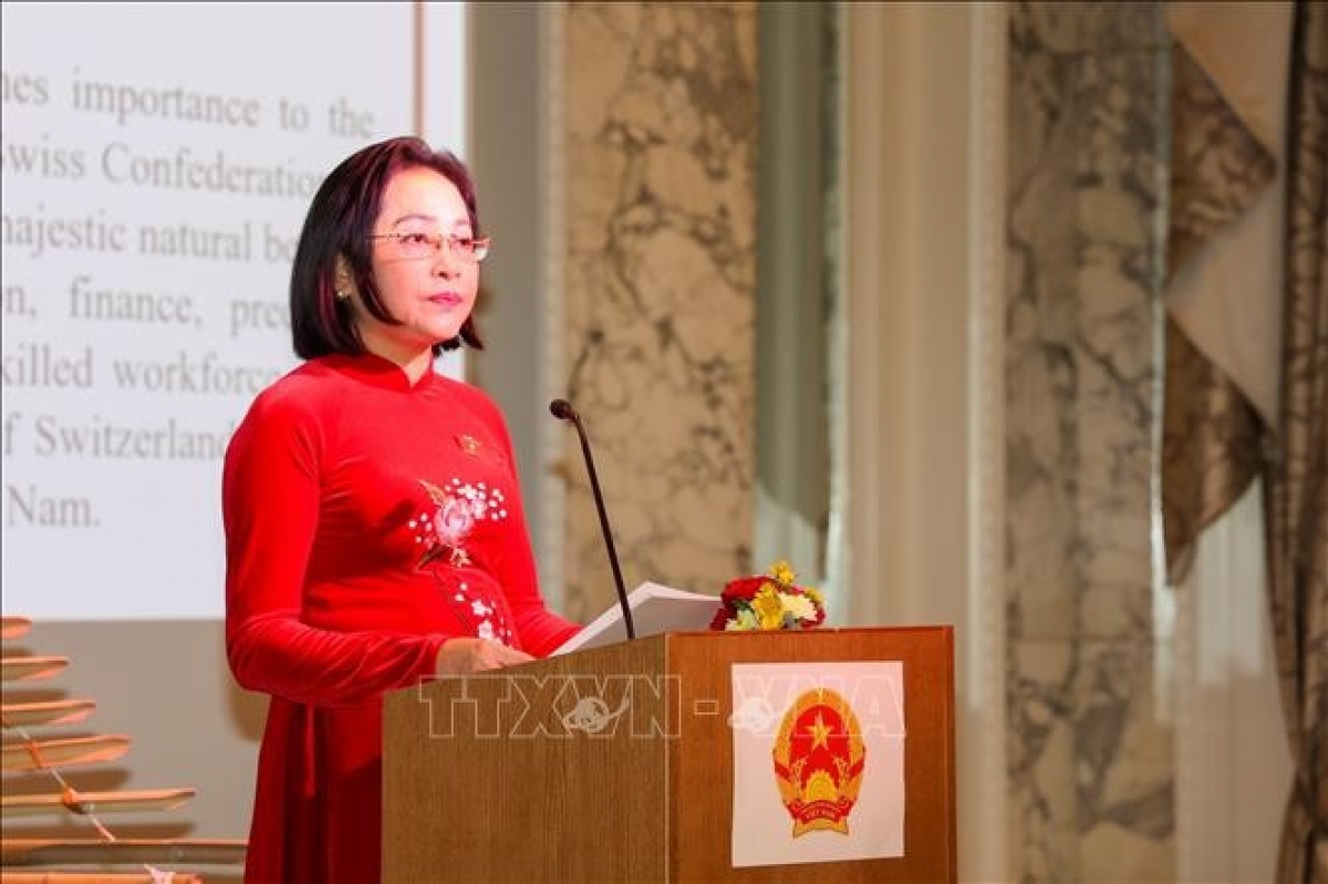 Phó Chủ tịch Quốc hội Nguyễn Thị Thanh bày tỏ trân trọng và cảm ơn sự đồng hành của Thụy Sĩ trong những giai đoạn quan trọng của lịch sử Việt Nam. Ảnh: Anh Hiển/PV TTXVN tại Thụy Sĩ