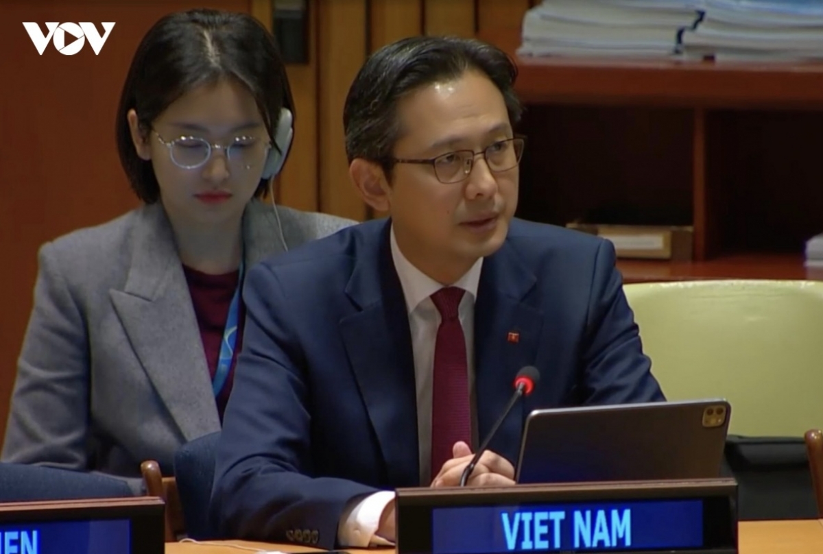 Ambassador Do Hung Viet, Permanent Representative of Vietnam to the United Nations, speaks at UNGA’s high-level plenary meeting.