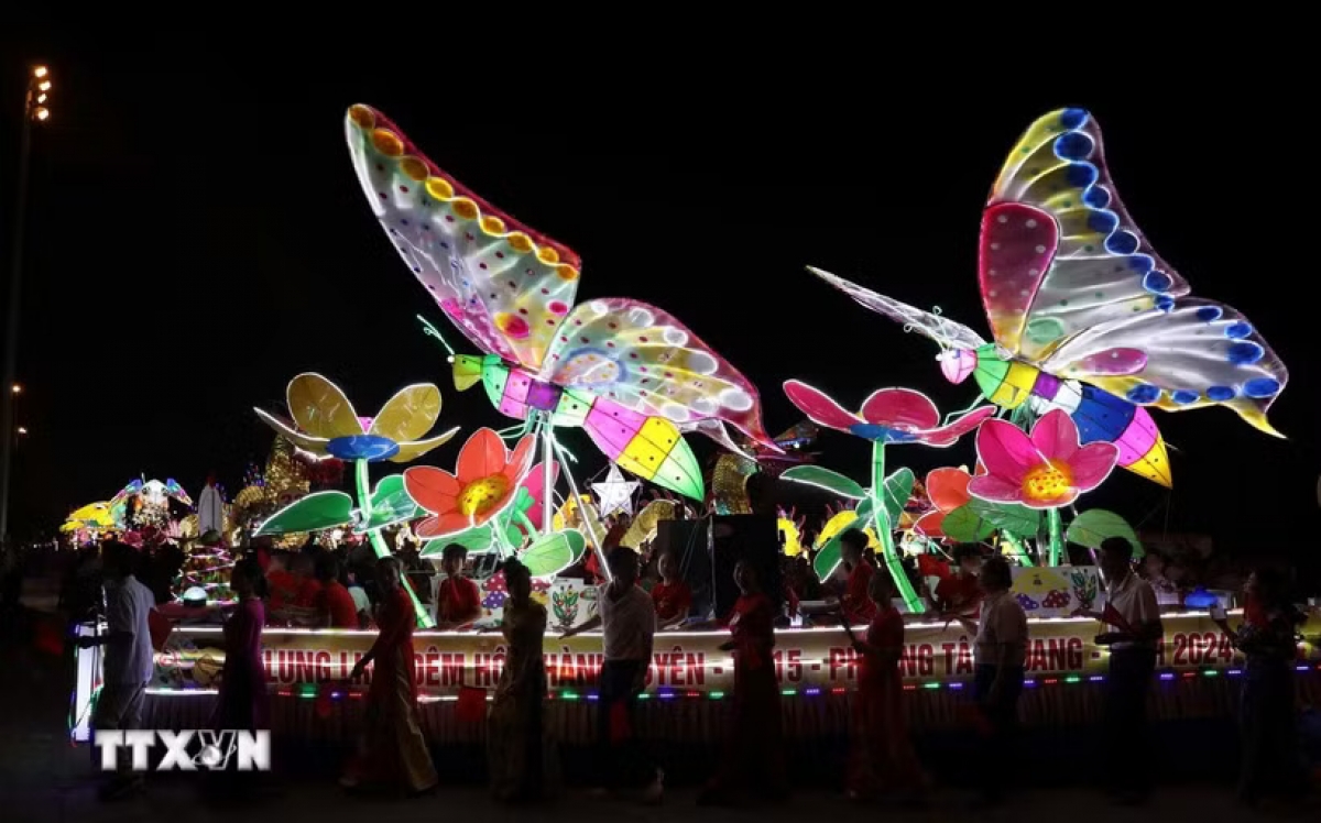 Laternenmodelle beim Thanh-Tuyen-Festival. (Foto: Quang Cuong/VNA)