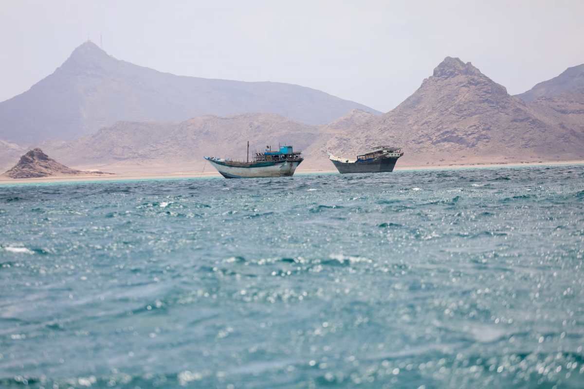 Ships anchor near the coast of Bab el-Mandeb, Yemen, April 2, 2026. (File photo: REUTERS)
