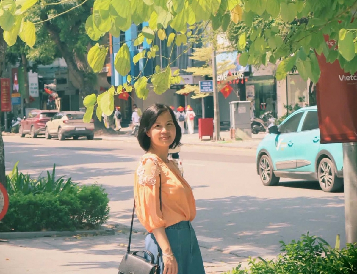 Biên tập viên, nhà văn Anh Thư.