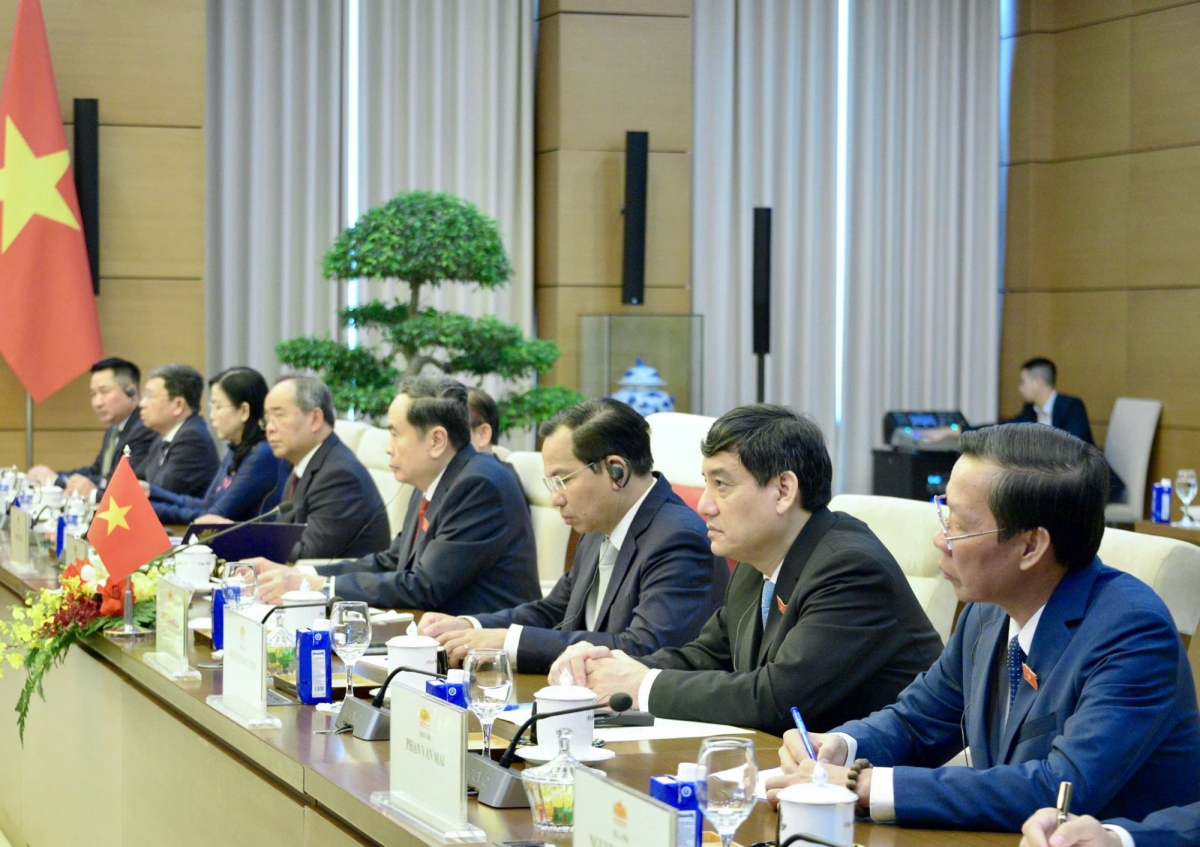 Parlamentspräsident Tran Thanh Man beim Treffen mit Myanmars Präsident Min Aung Hlaing. (Foto: VOV)