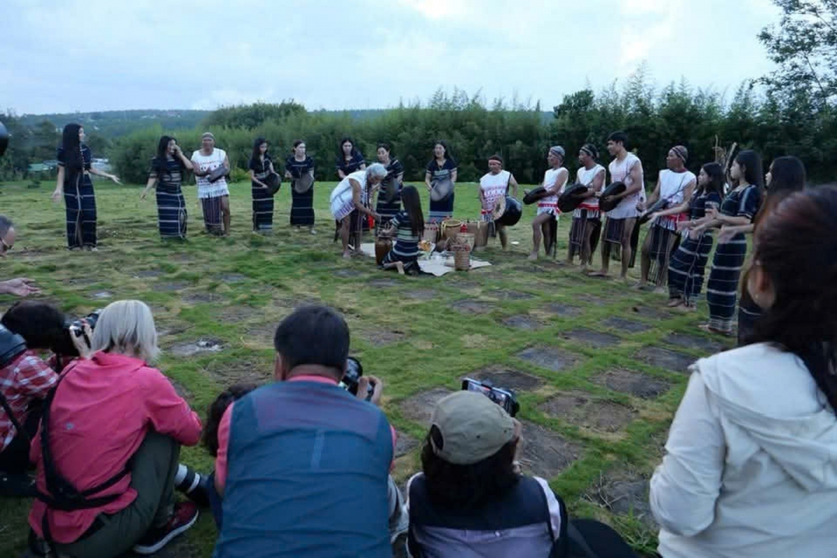 Pertunjukan gong di zona wisata di Lam Ha. Foto: K Brop/VOV