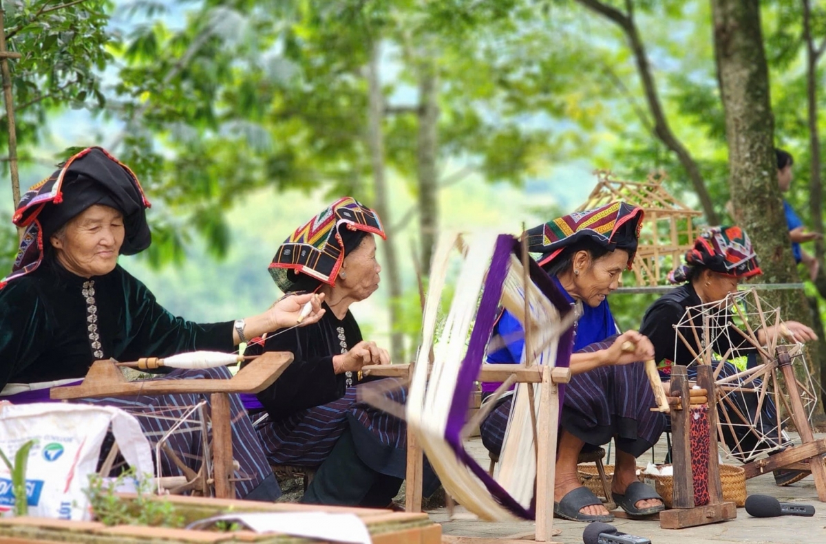 Pasar ini adalah tempat yang merekonstruksi ruang budaya masyarakat etnis minoritas. Foto: VOV