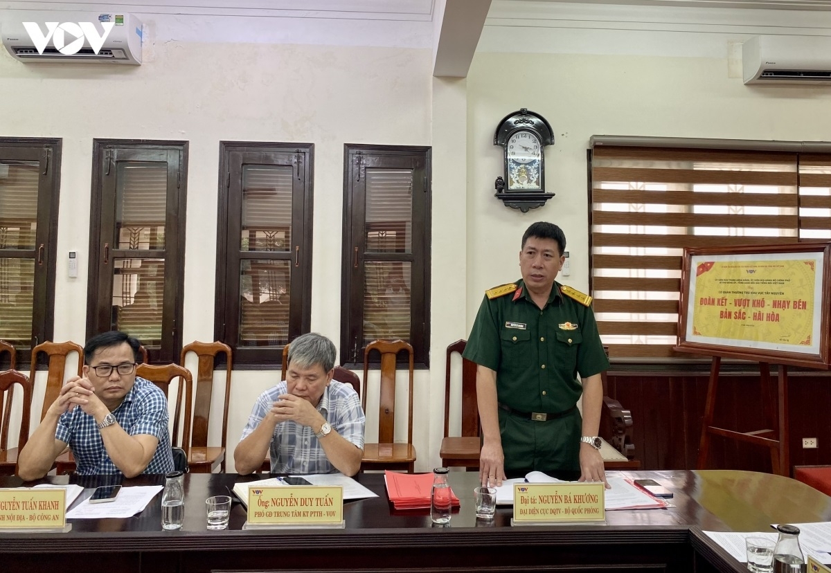 Đại tá Nguyễn Bá Khương, đại diện Cục Dân quân Tự vệ, Bộ Quốc phòng phát biểu tại buổi làm việc.
